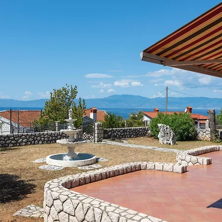 Apartment Awesome In With Wifi Kraljevica