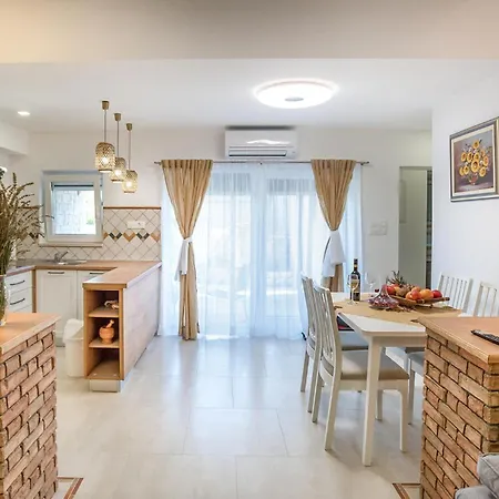 Awesome In With Wifi Apartment Kraljevica